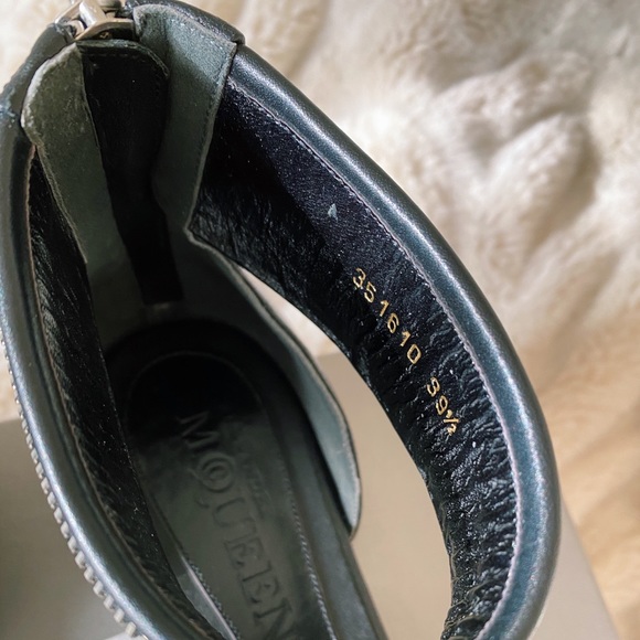 Alexander McQueen Zipper Ankle Sandals - Picture 4 of 7
